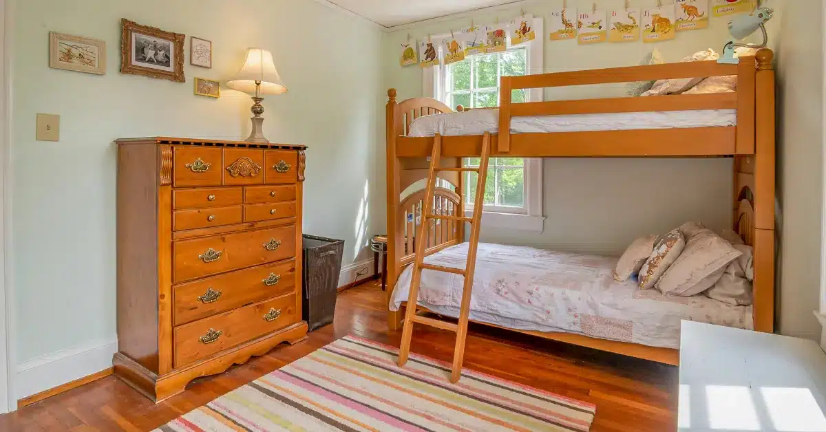 How to Dismantle a Bunk Bed for Reloation