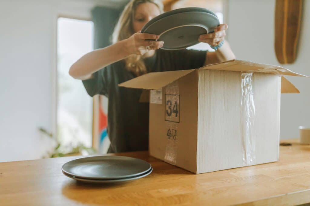 organizing of kitchen plates