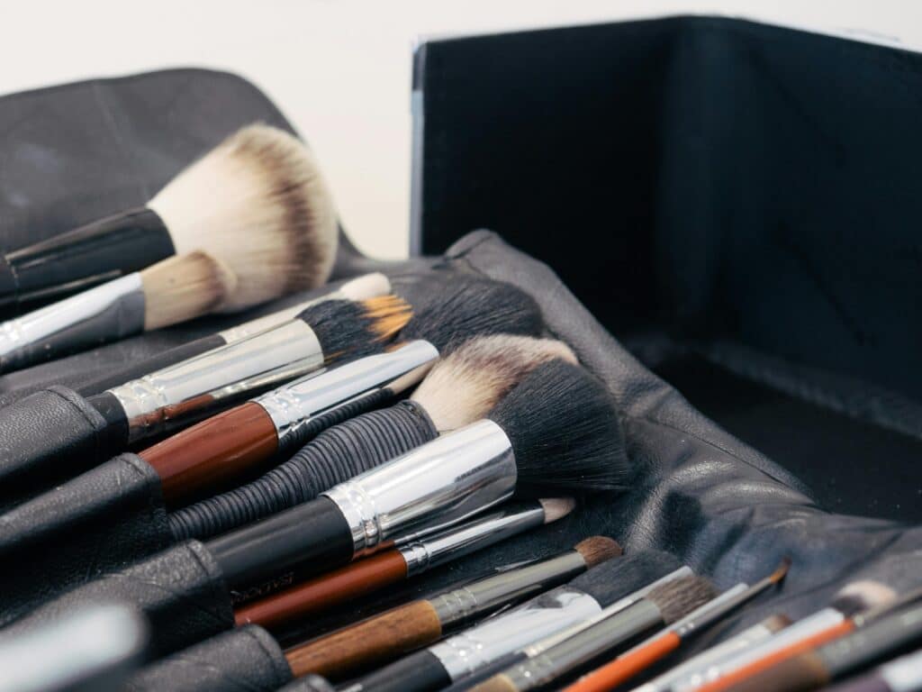 Pack makeup brushes for the move