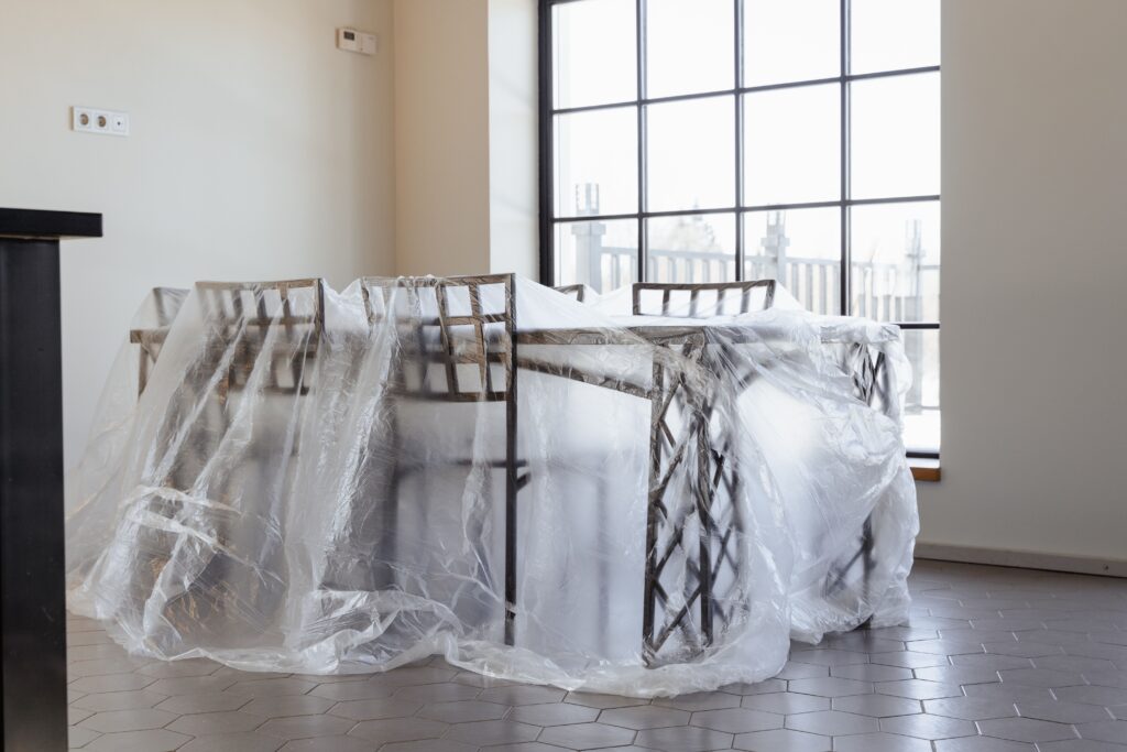 covering table and chairs